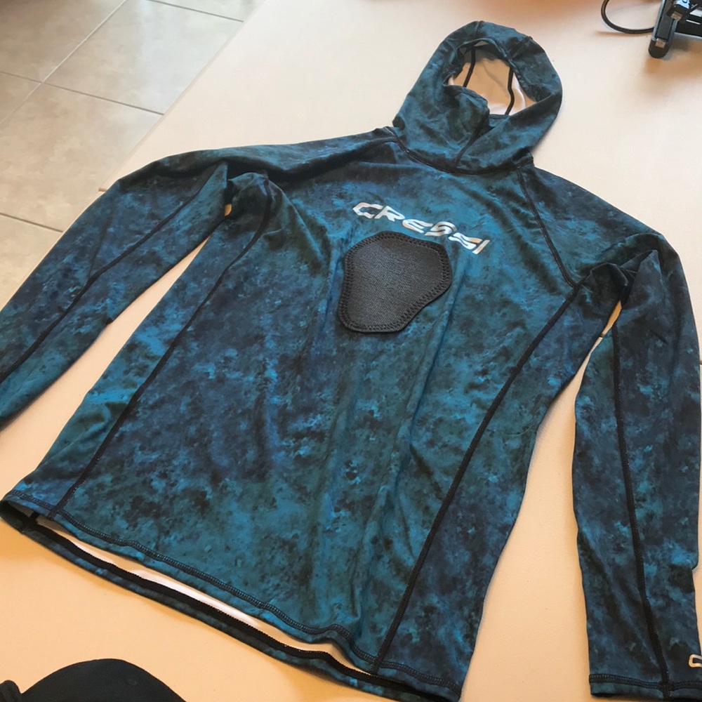 Cressi Rash Suite for Surfing and water sports.